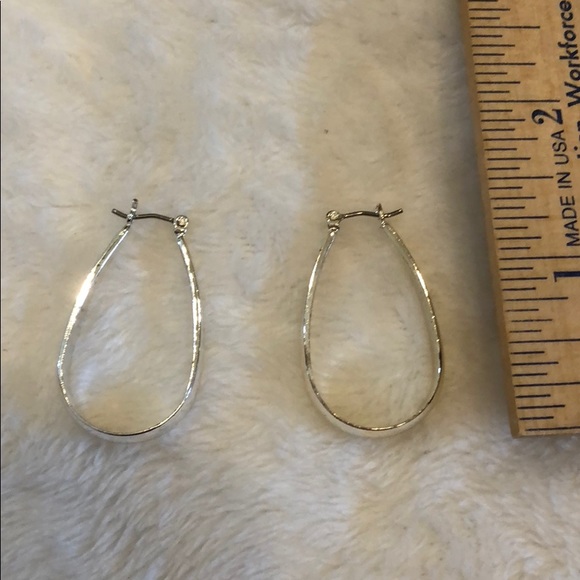 Free when w/ $15+ Elongated/Loop Earrings - Picture 2 of 2